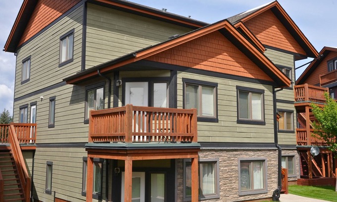 East Kootenay Apartment | Radiant & Spacious 2Bath Condo