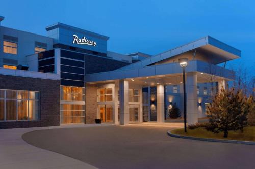 Calgary Hotel | Radisson Hotel & Conference Centre Calgary Airport