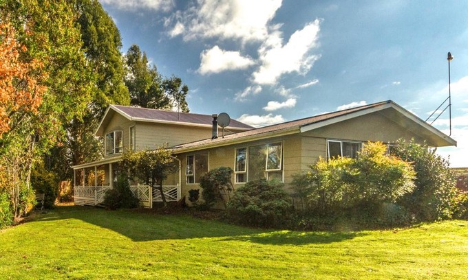 Raetihi House | Raetihi Garden Spa Villa - Raetihi Holiday Home