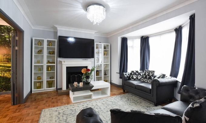 Cosham Apartment | Railway House | Cosham`s Family Friendly Home