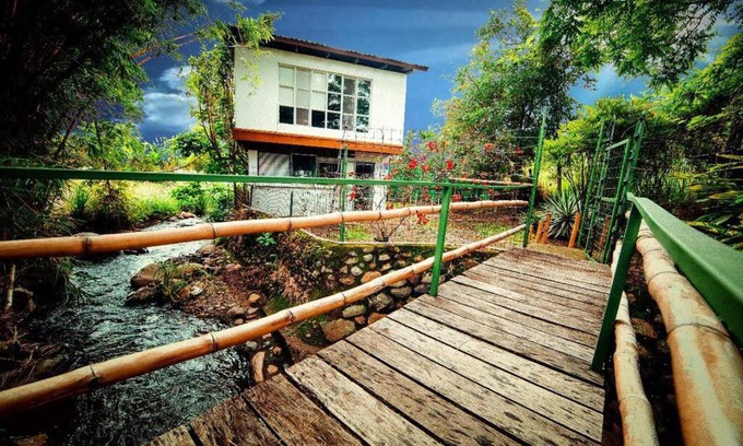 Escazu House | Rainforest Cabin in Escazu. Best of both words