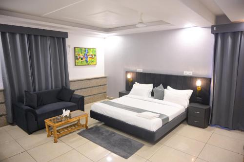 IMT Manesar Hotel | Raj Residency New