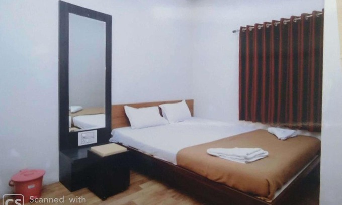 Kolhapur Hotel | Rajhuns Deluxe Lodging