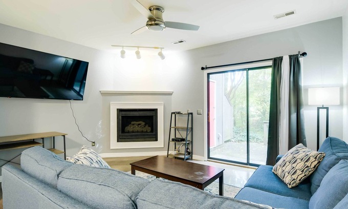 Northwest Raleigh House | Raleigh Townhome ~ 12 Mi to Research Triangle Park