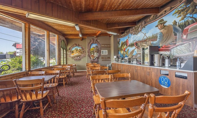 Gananoque Hotel | Ramada by Wyndham 1000 Islands/Gananoque