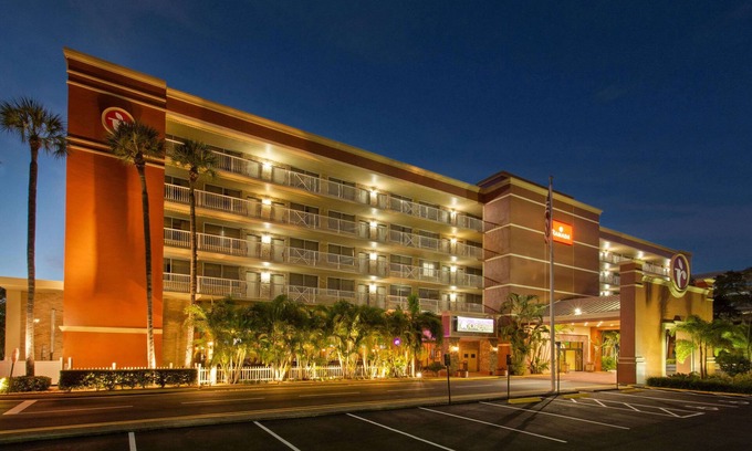 Carver City - Lincoln Gardens Hotel | Ramada by Wyndham Tampa Westshore Airport South