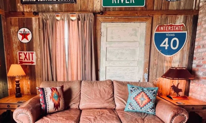 Concan Cabin | Rancho Vista Cabin - Frio - Garner - Sleeps 10