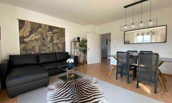 Werd Apartment | RARE FIND Spacious 2-BR Downtown Apartment 4B