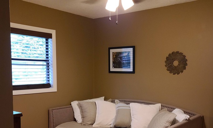 Robbinsville House | Raven's Roost Secluded Cabin - Center of Adventure