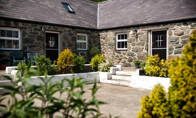 Rhyd-y-clafdy Apartment | RB Contractor Stays - Dderwen