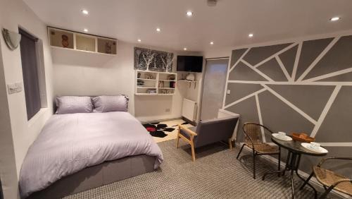 Mayfield Apartment | Rear of Levett Gardens