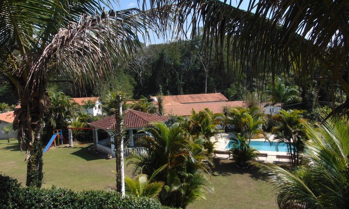 Pedro de Toledo House | Recanto Tricolor farm, farm with pool, barbecue, games room