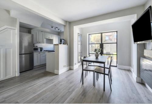 Southampton House | Recently renovated 3 bed home