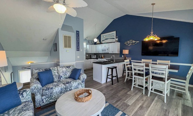 Ocean Sands Condo | Recently Updated 2 BR Oceanside Condo w/Community Pool