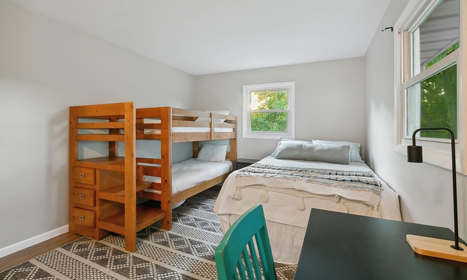 New Buffalo House | Recently Updated 3 Bedroom House, Fire Pit, Hot Tub, Game Room