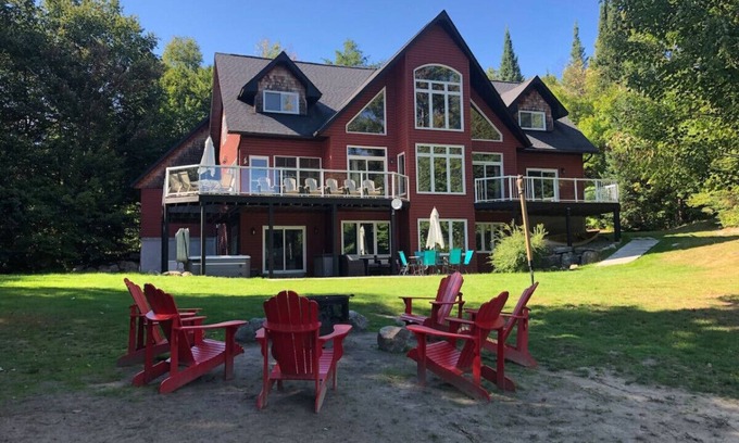 Kearney Cottage | Red Devil Six Bedroom Cottage Private Beach