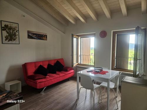 Costermano Villa | Red first floor apartment house