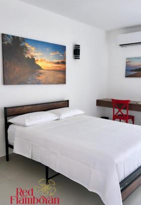 Puntas House | Red Flamboyan Guesthouse and Restaurant