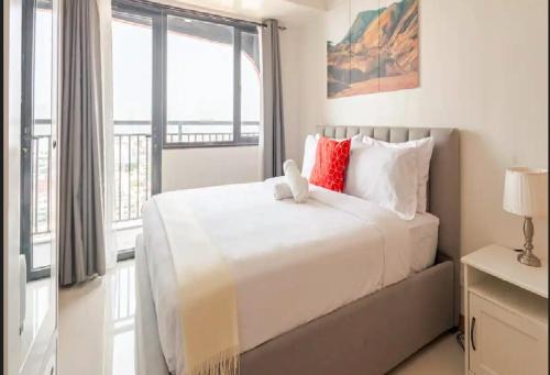 Legazpi Village Apartment | Red Residence Makati-Cozy Condo Unit with Balcony