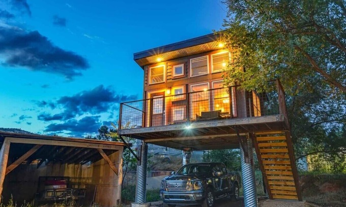 Colorado Springs Cabin | Red Rock Treehouse! Unique in Old Colorado City!