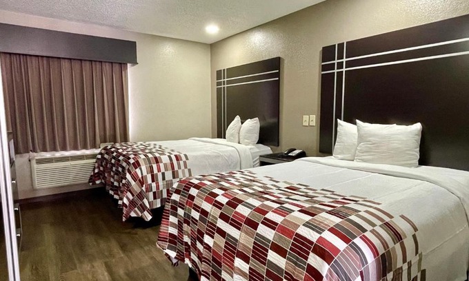 Richland Hotel | Red Roof Inn & Suites Jackson - Richland
