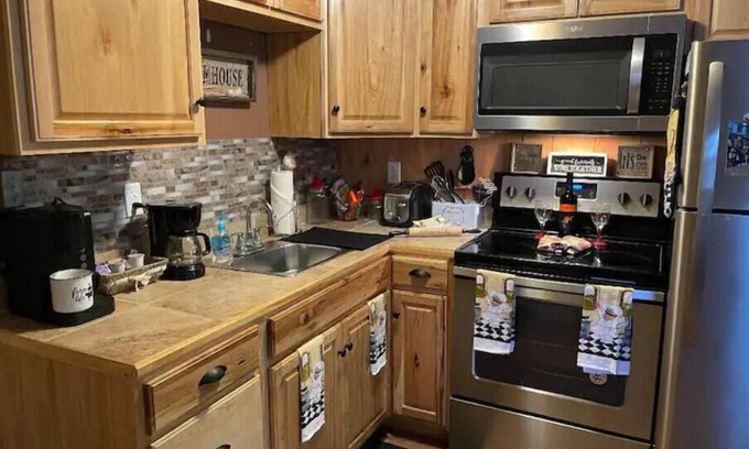 Ponce De Leon Apartment | Redbay Retreat ! Country, Beach and Pet-Friendly