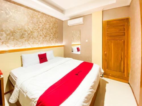Probolinggo House | RedDoorz at The Canal Homestay Probolinggo