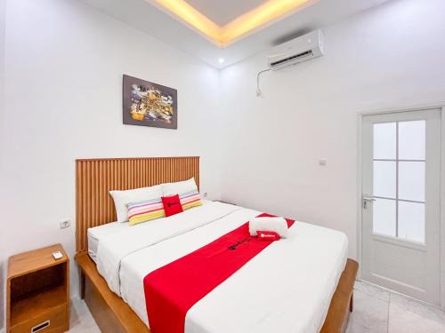 Nganjuk Hotel | RedDoorz near Alun Alun Tanjunganom Nganjuk 2