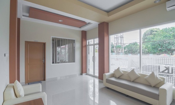 Samarinda Hotel | RedDoorz near Islamic Center Samarinda