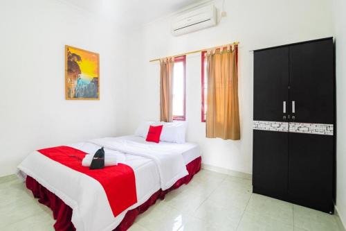 South Tangerang House | RedDoorz near Universitas Pamulang
