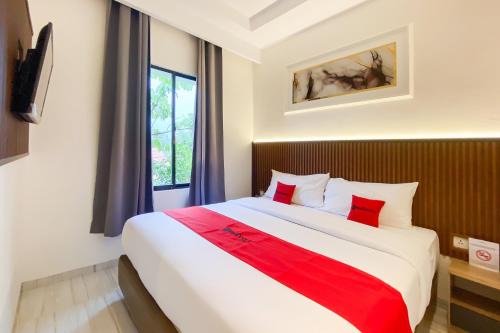 Tanjung Uncang Hotel | RedDoorz Plus Near SP Plaza Batu Aji Batam