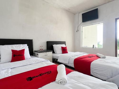 Kejajar Hotel | RedDoorz Syariah at jalan Dieng 5