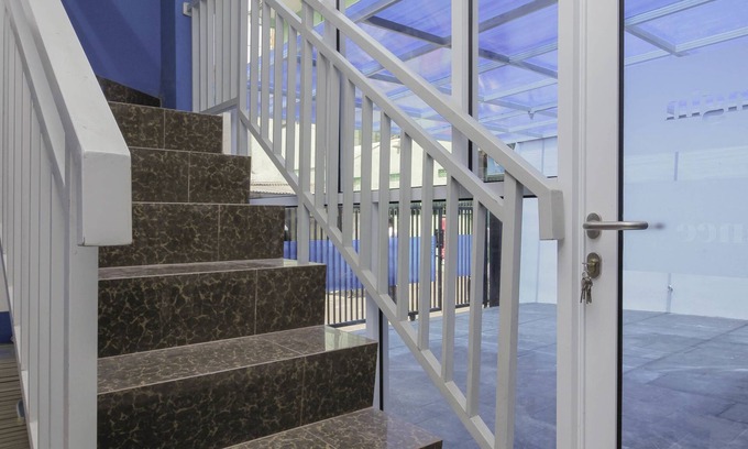 Bekasi Hotel | RedDoorz Syariah near Metropolitan Mall Bekasi