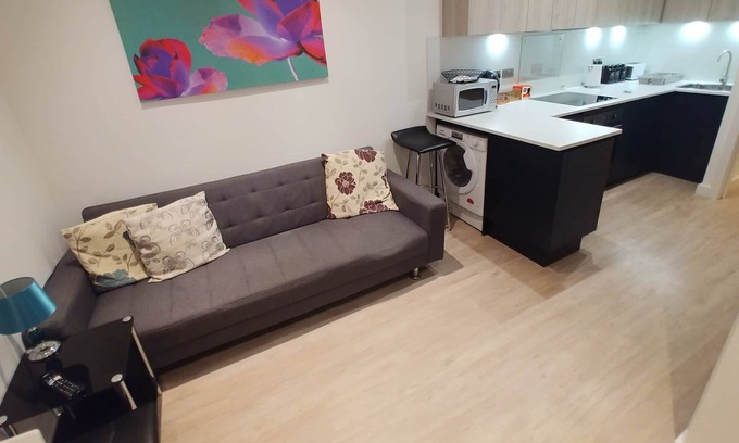 Redhill Apartment | Redhill Central Apartment A