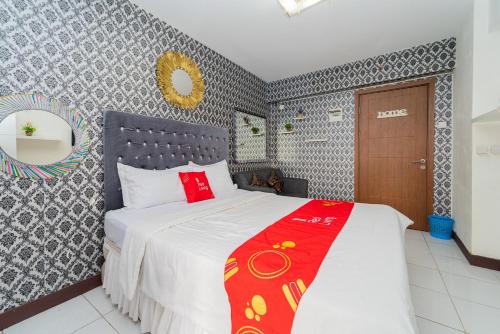 Depok Apartment | RedLiving Apartemen Cinere Resort - Gold Room
