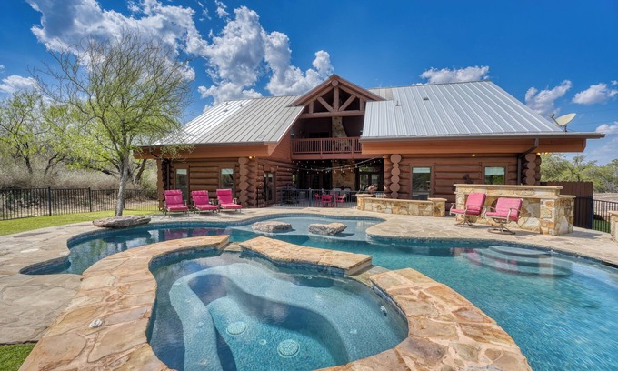 Marble Falls Cabin | Redtown River Retreat: Serene Escape by the Water!