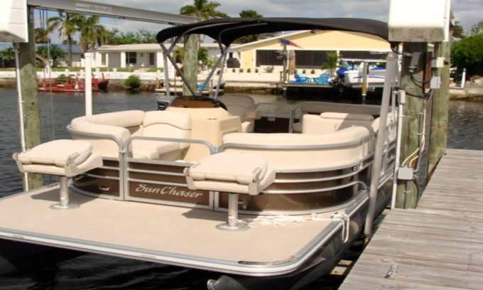 Gulf Harbors House | Reduced Fall/Winter rates! Free pontoon boat for your stay. On the water
