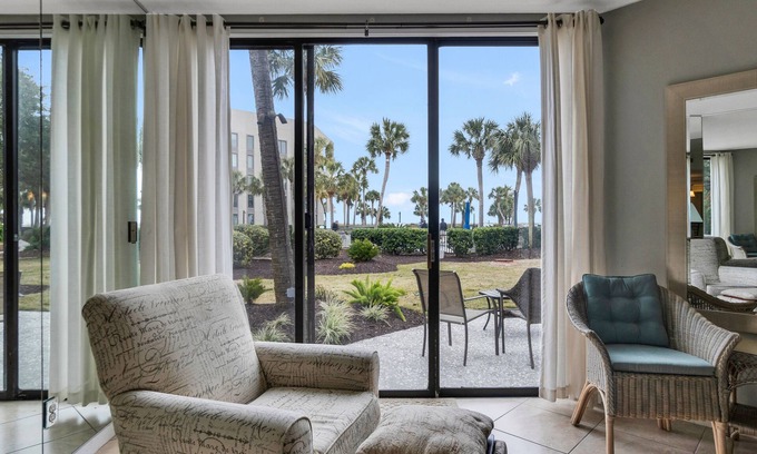 Hilton Head Villa | REDUCED SUMMER RATES - 420 SHOREWOOD 2 BED/2 BATH - STEPS TO POOL/BEACHn