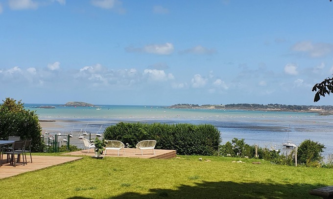 Saint-Jacut-de-la-Mer Villa | Refined cottage,breathtaking sea views, sleeping up to 15 guests