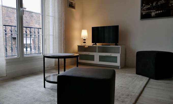 Falaise Apartment | Refined XL apartment, 1 bedroom balcony