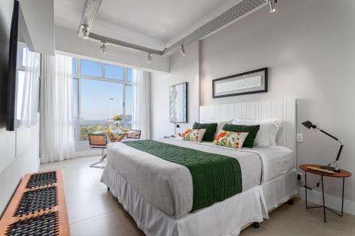 Gloria Apartment | Reformado e confortável, vista mar no coração do Rio