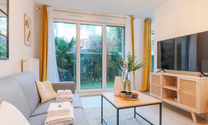 Montreuil Apartment | Refreshing apartment - 1BR/4P - Montreuil