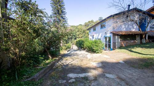 Santana de Parnaiba House | Refugio Pet-Friendly c Lareira, garagem e Wi-fi