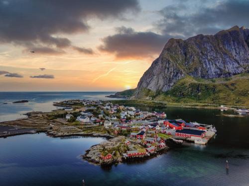Reine Apartment | Reine Rorbuer - by Classic Norway Hotels