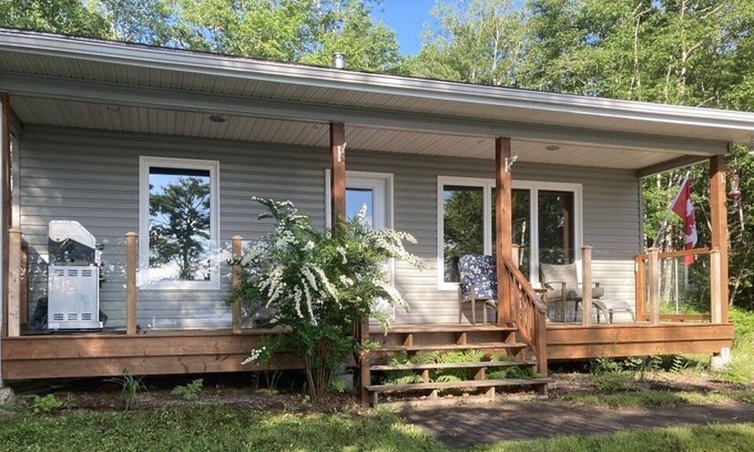 Barss Corner Cottage | Relax and enjoy the view at the Daquiri Lane Lake House