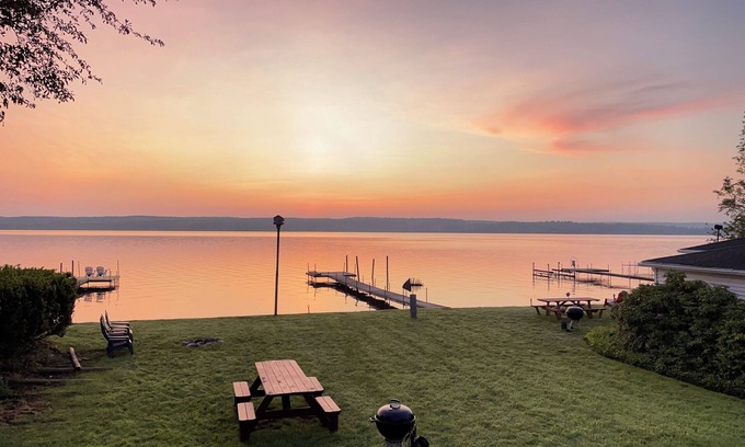 Niobe Cottage | Relax! CHQ Lakeside Heaven: Stunning Views, Dock& Big Yard, Very Clean & Homey