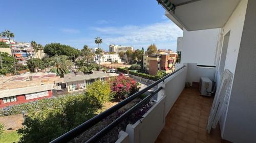 Ciudad Universitaria Apartment | Relax en La Carihuela Pádel y parking privado