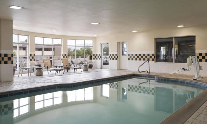 Albuquerque Hotel | Relax in 1 unit king bed near Albuquerque Airport