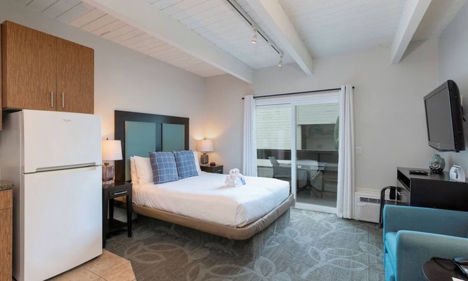 San Clemente Hotel | Relax in San Clemente | 2 Units w/Balcony | Pool