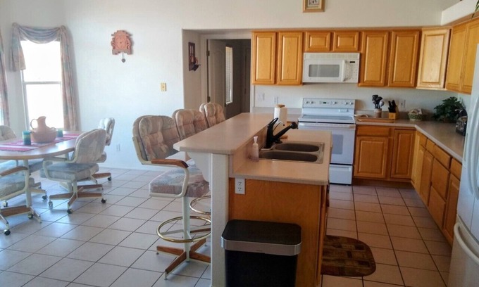 Apache Junction House | Relax in the Superstition Mountain - 10 min walk to hiking trails